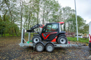 Ultra-Light Manitou sur remorque