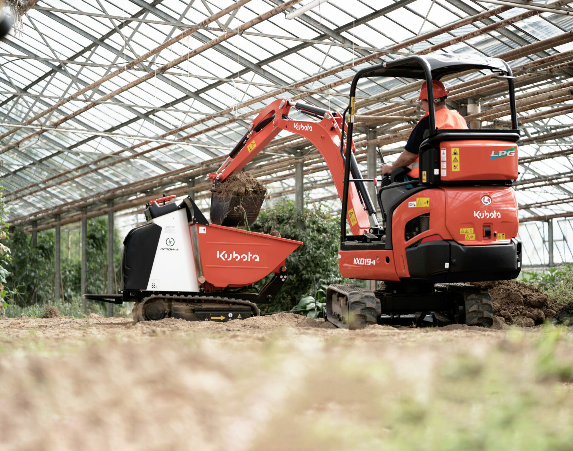 BTP mini pelle Kubota kx019_4 transporteur sur chenilles Kubota kc70h