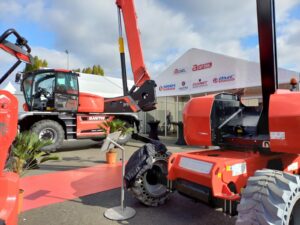 Artibat 2021 stand Manitou